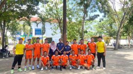 Para atlet bola tangan ABTI Kampar sesi foto bersama sebelum mengikuti ajang Kejurprov bola tangan Riau 2024.