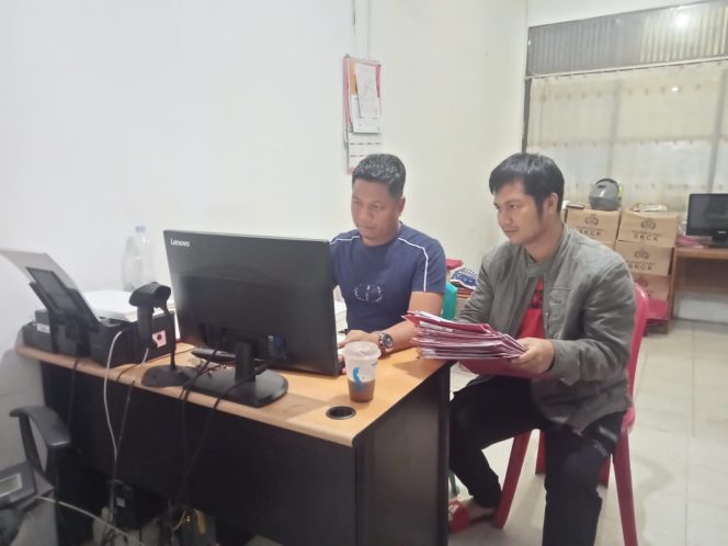 
					Meski Libur, Personil Sat Intelkam Polres Kampar Tetap Bekerja Layani Kepengurusan SKCK