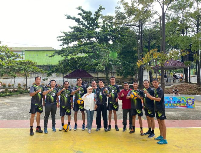 
					Tim Voli Putra Satpol-PP Kampar Unggul 2-0, Kasatpol-PP Arizon Apresiasi Anggota