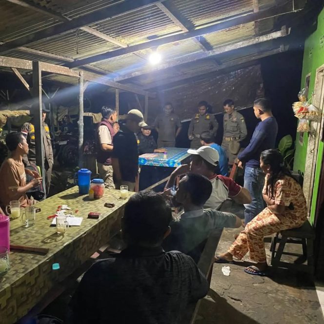 
					Masih Beroperasi, Satpol-PP Kampar Beri Peringatan Warung Nakal di Kampar Kiri Hilir