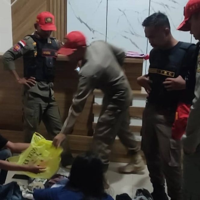 
					Keluyuran Tengah Malam Tanpa Indentitas, Sekelompok Remaja Diperiksa Satpol-PP Kampar