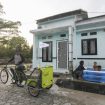 Aktifitas saat sore hari warga di rumah KPR BTN di Perumahan Puri Indah Kualu, Tambang, Kabupaten Kampar, Riau, ( Sabtu, 3/02/2025). Program Bank Tabungan Negara (BTN) 3 Juta rumah sangat membantu kalangan masyarakat agar bisa punya rumah sendiri yang layak huni. Foto Hadly Vavaldi.
