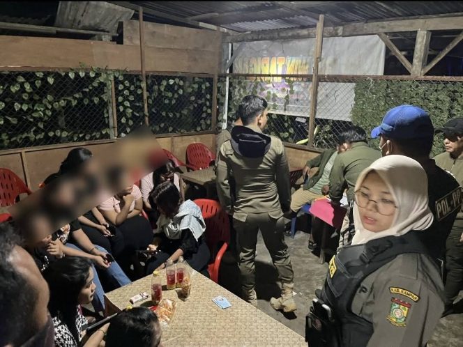 
					Jaga Kondusifitas Wilayah, Satpol-PP Kampar Tertibkan Warung Remang-remang di Tapung