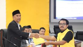 Berompi kuning, Anggota DPRD Kampar Fraksi Partai Golkar Min Amir Habib Effendi Pakpahan 