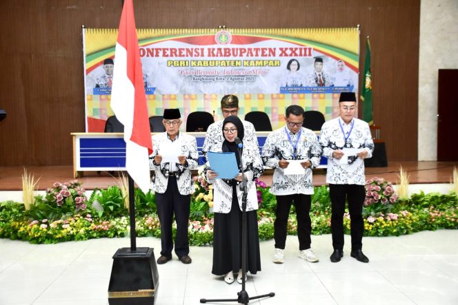 
					Wabup Misharti Resmi Nahkodai PGRI Kampar 2025-2030: Fokus Data Guru dan Dorong Pendidikan S1-S2