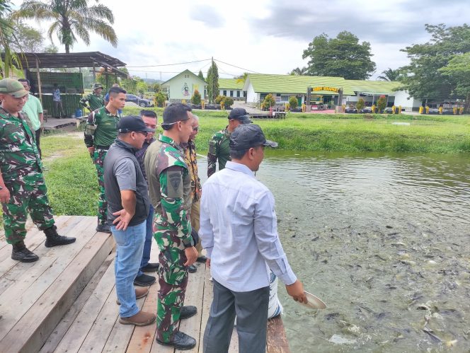 
					Yonif 132/Bima Sakti Bangun Kolam Ikan untuk Ketahanan Pangan di Kampar