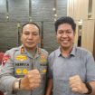 kiri-kanan: Kapolda Riau Irjen Pol Herry Heryawan bersama Ketua Karang Taruna Kabupaten Kampar Dhika Asril