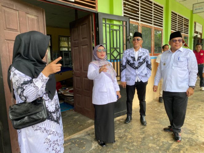 
					Pendidikan Pelosok Jadi Fokus, Wabup Kampar Misharti Cek Langsung SDN 001 Binamang
