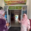 kiri-kanan: Kepala Puskesmas Salo Elvi Yanti saat berdialog dengan Wakil Bupati Kampar Misharti mengenai pelayanan kesehatan di Puskesmas Salo. 