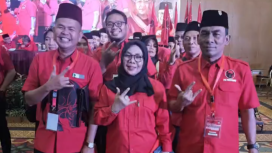 Kiri-kanan: Sekretaris PDI-P Hanafiah, S.Ag, Ketua PDI-P Dr Misharti, S.Ag., M.Si, Bendahara PDI-P Ropii Siregar, SE., S.Sos