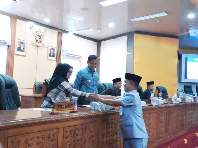 
					Fraksi NasDem Soroti Infrastruktur Kampar Kiri, Perbaikan Ekonomi, Pariwisata dan Anggaran Media