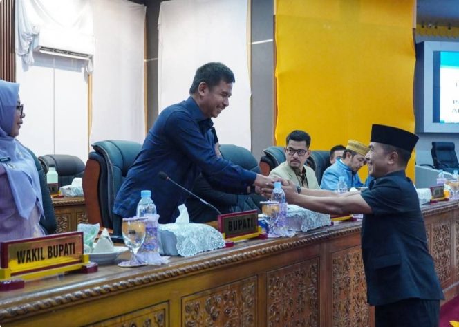 
					APBD Kampar 2026 Rp 2,65 Triliun Disahkan: Ruang Fiskal Terbatas, Tugas Berat Menanti Pemda