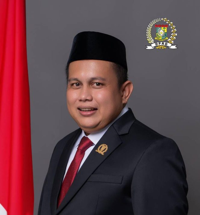 
					DPRD Kampar Jemput Bola ke Jakarta Perjuangkan Nasib Guru Honorer Helda Arianti