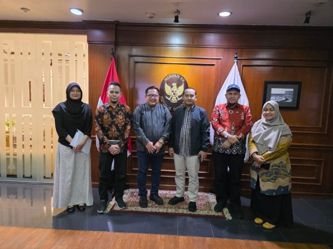 
					Status PPPK Belum Jelas, KemenPAN-RB Minta Helda Arianti Tetap Bekerja