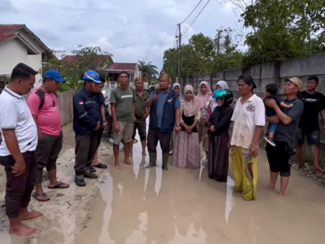 
					Banjir Usai Tol Dibangun, Anggota DPRD Kampar Gustami Siregar Mediasi Warga Karya Indah dan PT HKI