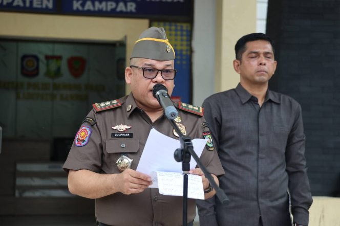 
					Plt Kasatpol-PP Kampar Zulfikar 