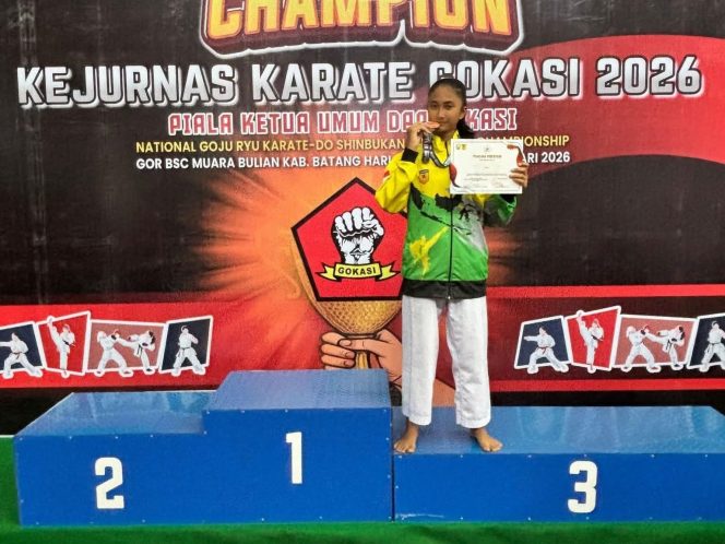 
					Dinara Safina, Siswi SMPN 1 Bangkinang Kota, Raih Medali Nasional Karate