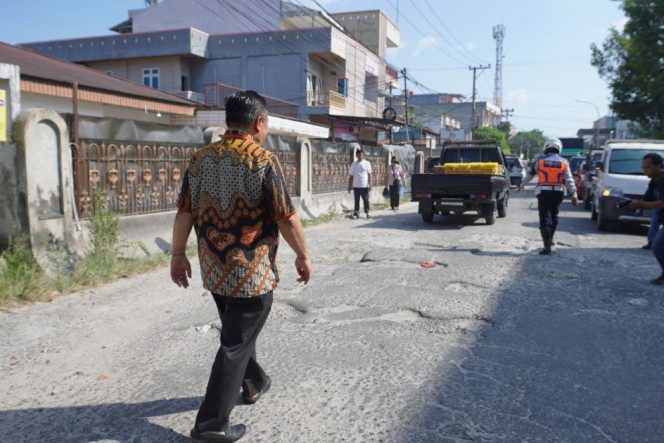 
					Pemprov Riau Prioritaskan Perbaikan Jalan Provinsi di Pekanbaru