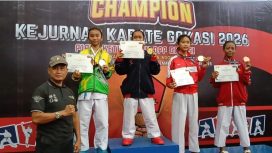 (berjaket kuning hijau) Alesha Ayudia Inara