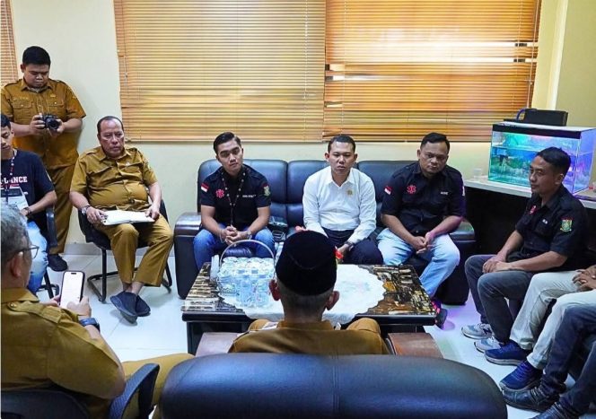 
					Anggota DPRD Kampar Rizki Ananda: Driver Ambulans Perlu Insentif Layak dan Perlindungan Hukum