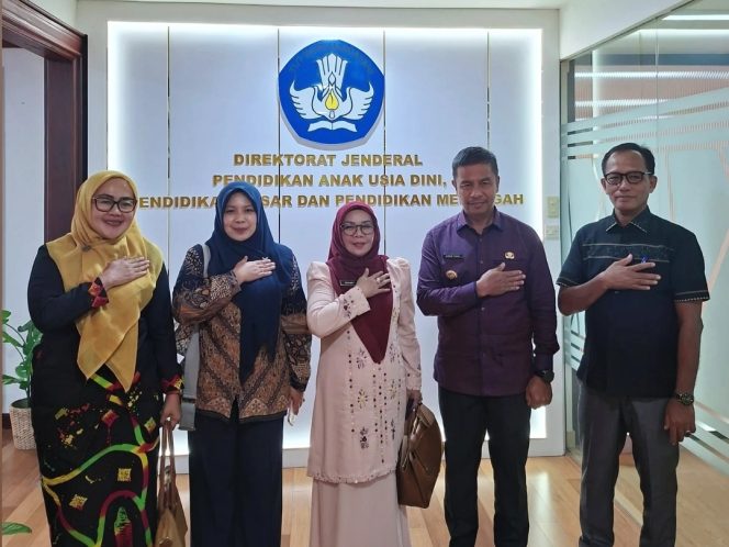
					Ahmad Yuzar dan Misharti Perjuangkan Revitalisasi 350 Sekolah di Kampar