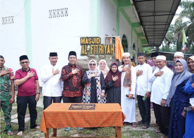 
					Wabup Kampar Misharti Resmikan Masjid Al-Fitriyah di Tambang