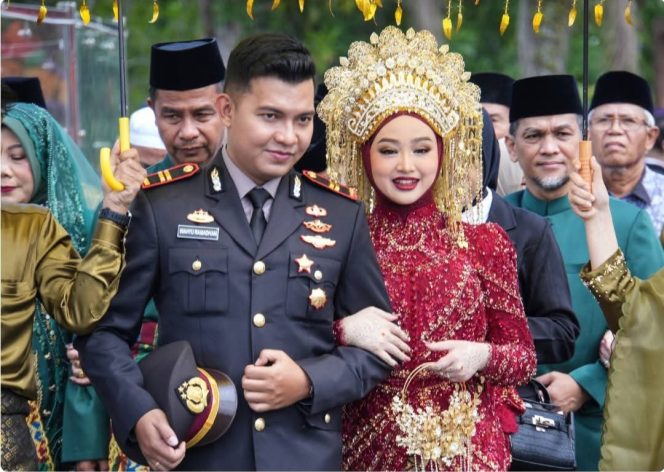 
					Prosesi Adat Kampar Iringi Resepsi Pernikahan Putra Bupati Kampar