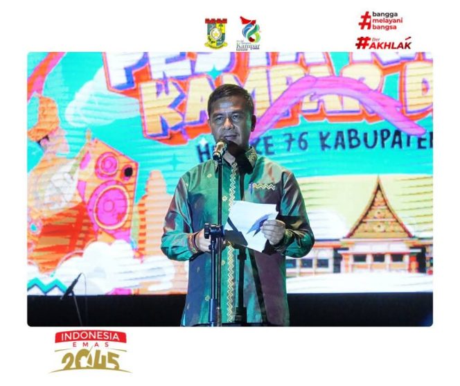 
					HUT ke-76 Kampar, Bupati Ahmad Yuzar Ajak Warga Perkuat Persatuan
