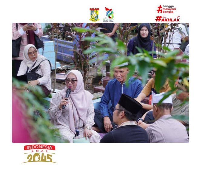 
					Jelang Ramadhan, Wabup Kampar Turun Langsung Berbagi di Perhentian Raja