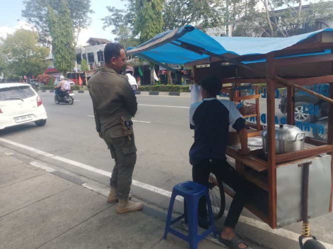 
					Ciptakan Ketertiban, Satpol PP Kampar Tertibkan Aktivitas Dagang di Ruang Publik