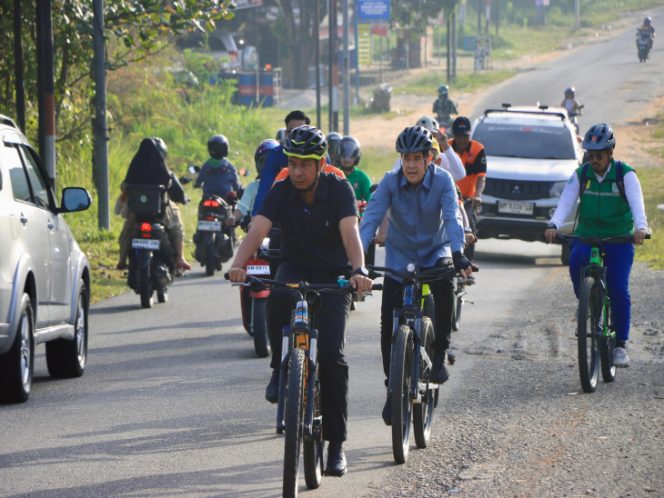 
					Bupati Kampar Pimpin Gerakan Jumat Sehat, Dorong Kinerja ASN Lebih Produktif
