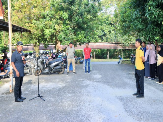 
					Bupati Ahmad Yuzar Ajak ASN Jadikan Gotong Royong sebagai Kebiasaan