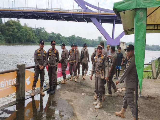 
					Satpol PP Kampar Siaga Amankan Lomba Pacu Sampan di Tepian Sungai Kampar