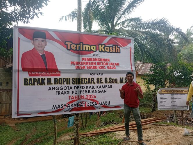 
					Jalan Dibangun, Baliho Terbentang: Warga Kompak Ucapkan Terima Kasih ke Ropii Siregar