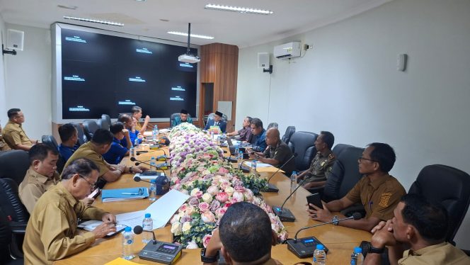 
					Plt Kadisdikpora Kampar Upayakan Solusi Honor Guru Bantu yang Tertunda Empat Bulan