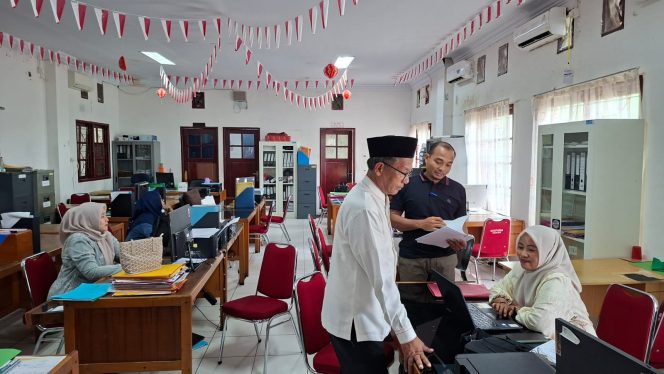 
					Disdikpora Kampar Terapkan WFH-WFO, Dukung Efisiensi Energi dan Kinerja Fleksibel