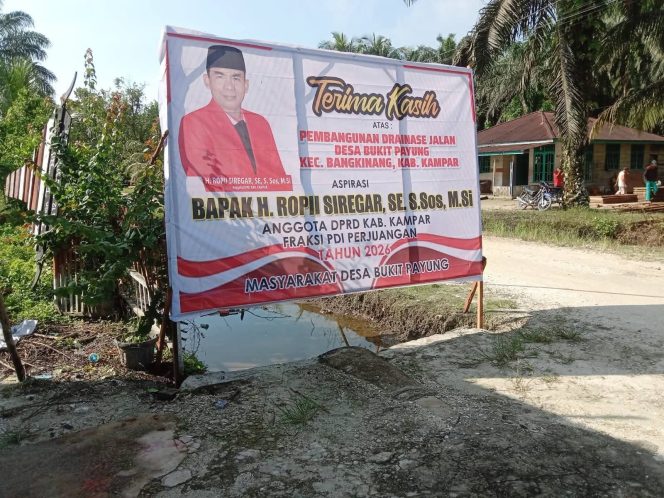 
					Pembangunan Drainase di Bukit Payung Jadi Bagian Komitmen Anggota DPRD Kampar Ropii Siregar Serap Aspirasi Warga