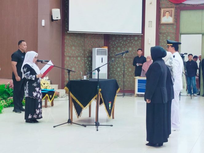 
					Sebanyak 17 Pejabat Kampar Dilantik Wabup Misharti, Ada Camat Baru hingga Rotasi Strategis di PUPR