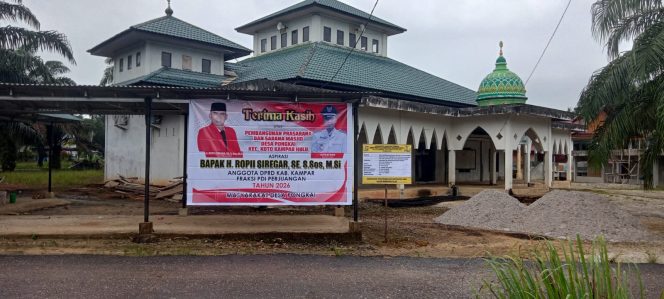 
					Pembangunan Tak Pernah Putus, Warga Pongkai Apresiasi Perhatian Anggota DPRD Kampar Ropii Siregar