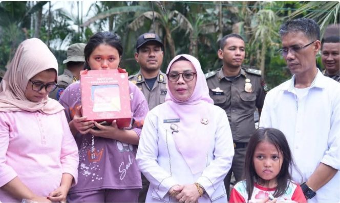 
					Serahkan Bantuan Korban Kebakaran, Misharti Tegaskan Kepedulian Pemkab Kampar