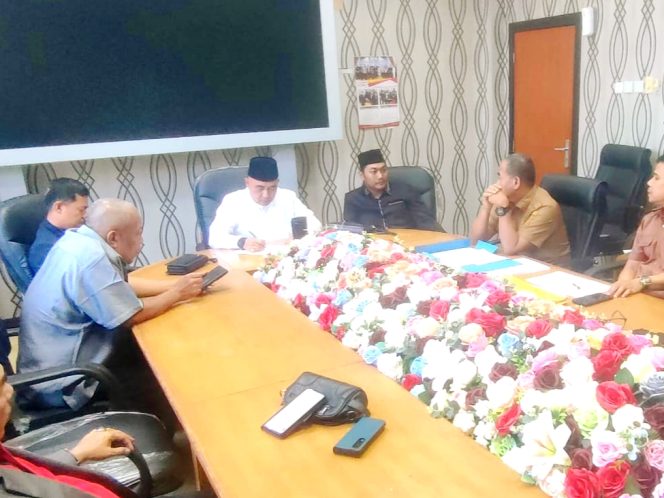 
					Ketua Fraksi Golkar DPRD Kampar Jordan Saragih Minta Data Penerima Bansos di Kampar Diperbarui Secara Berkala