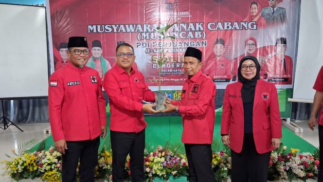 
					Zukri Ingatkan Kader PDIP Riau, Berpartai Bukan Semata Mengejar Jabatan