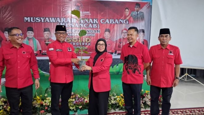 
					Zukri Ingatkan Kader PDIP Riau, Berpartai Bukan Semata Mengejar Jabatan