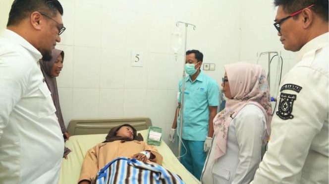 
					Siswa Diduga Keracunan Usai Santap MBG, Wabup Misharti Perintahkan SPPG Tapung Hulu Tutup Sementara