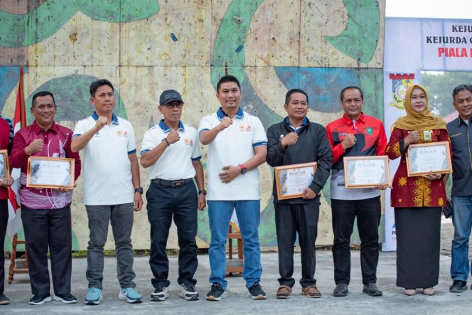 
					FPTI Kampar Apresiasi Pertamina Hulu Rokan dan Sekolah yang Dukung Pengembangan Atlet Panjat Tebing