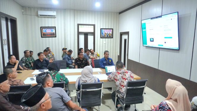 
					Implementasikan Permendagri, Kesbangpol Rohil dan FKDM Kolaborasi Jalankan Aplikasi SINDRA di Kecamatan Bangko
