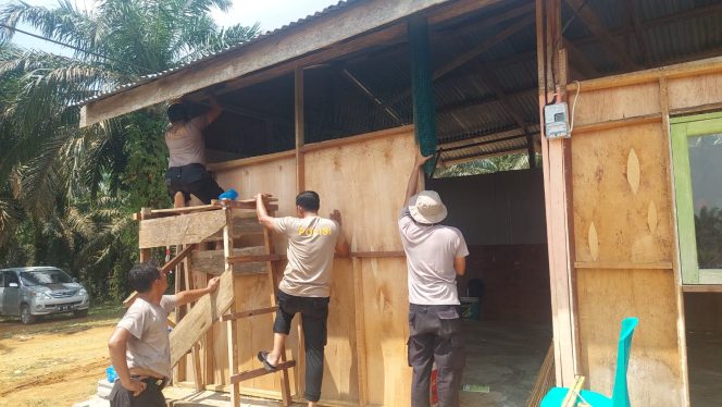 
					Kelas Jauh SDN 007 Sungai Agung Tak Layak, Polres Kampar Turun Tangan